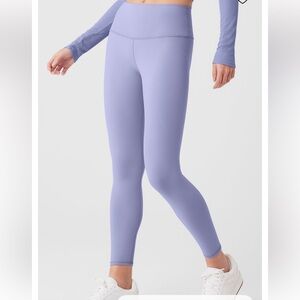 Alo airbrush 7/8 legging in lilac blue